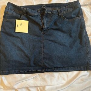 St. John's Bay Dark Blue Women's Skort